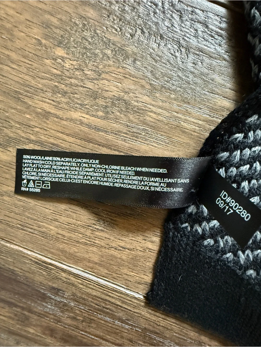 Express Men's Black & Gray Knit Scarf